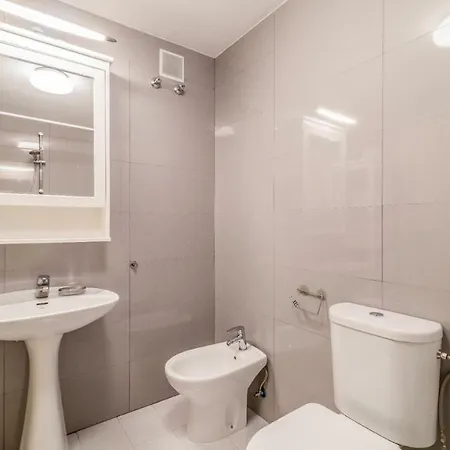 Vakantiehuis Townhall 2 Bed + Pool - Torremolinos