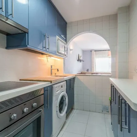 Townhall 2 Bed + Pool - *