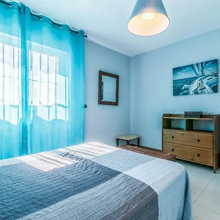 Townhall 2 Bed + Pool -