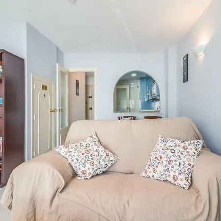 Townhall 2 Bed + Pool - *