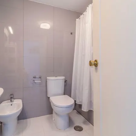 Vakantiehuis Townhall 2 Bed + Pool - *
