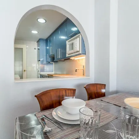 Vakantiehuis Townhall 2 Bed + Pool - Torremolinos