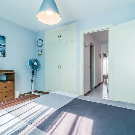 Vakantiehuis Townhall 2 Bed + Pool - *