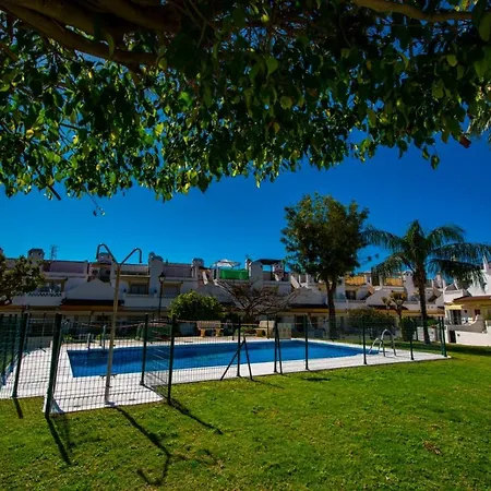 Townhall 2 Bed + Pool - Vakantiehuis Torremolinos